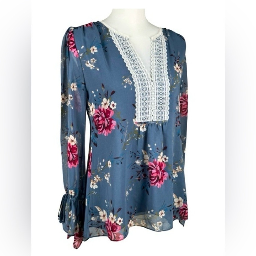White House Black Market Floral Blue Blouse with Lace